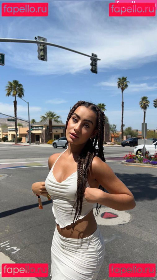 Marina Rivers / _riverss_ Onlyfans Photo Gallery 