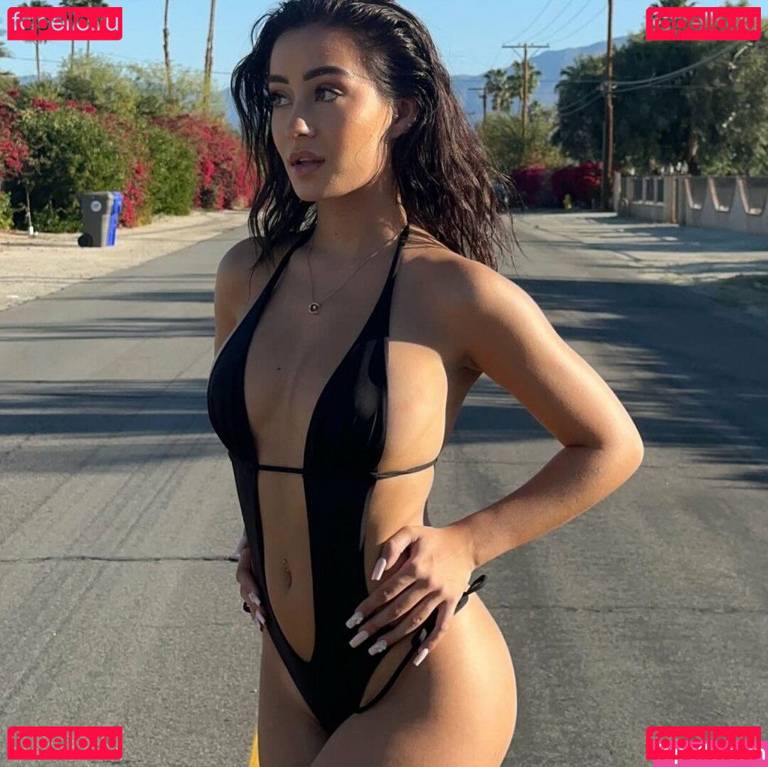 Marina Rivers / _riverss_ Onlyfans Photo Gallery 