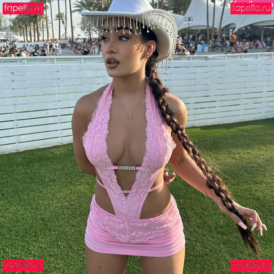 Marina Rivers / _riverss_ Onlyfans Photo Gallery 