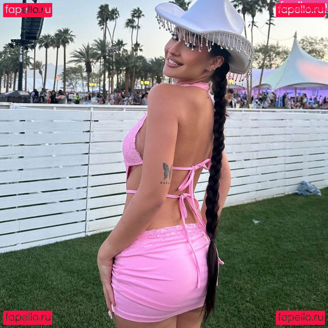 Marina Rivers / _riverss_ Onlyfans Photo Gallery 