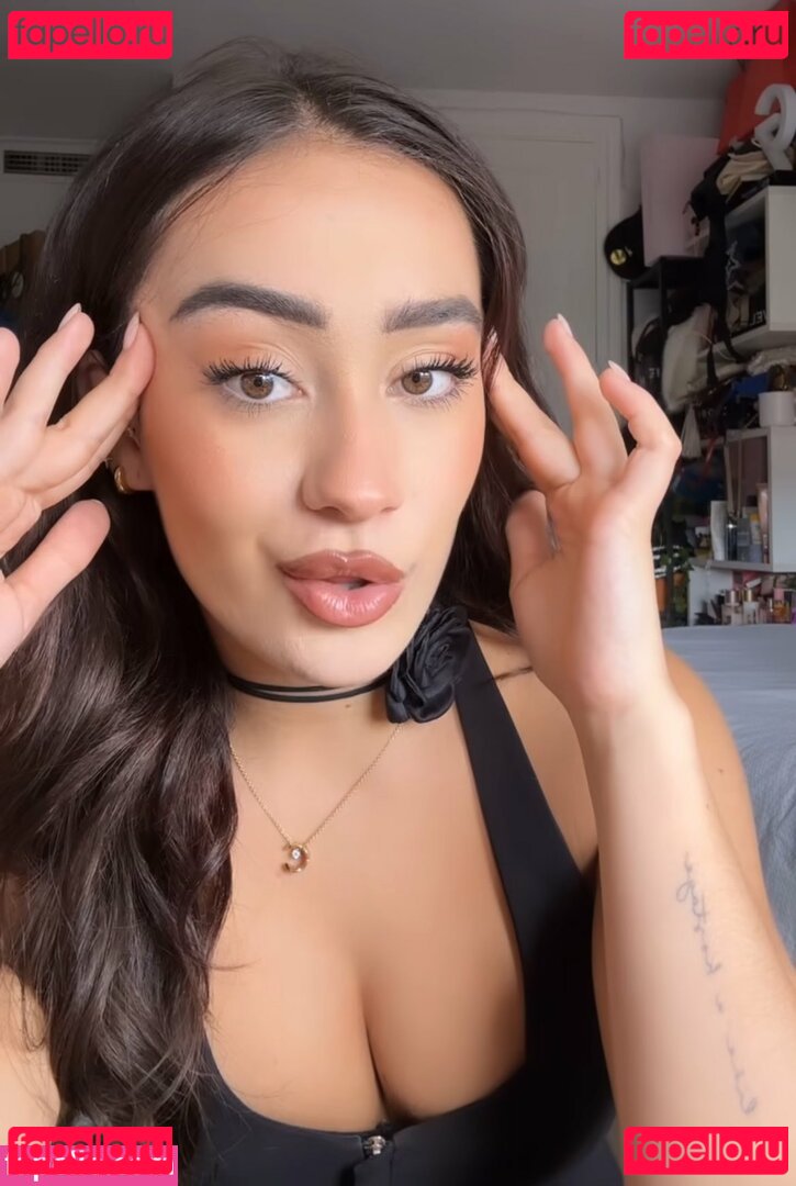 Marina Rivers / _riverss_ Onlyfans Photo Gallery 