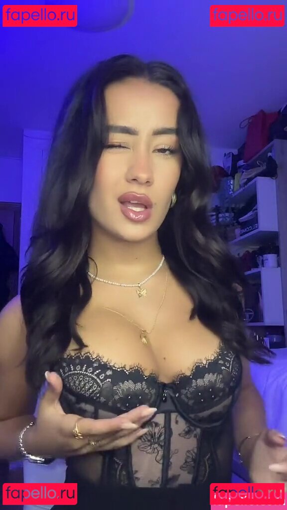 Marina Rivers / _riverss_ Onlyfans Photo Gallery 