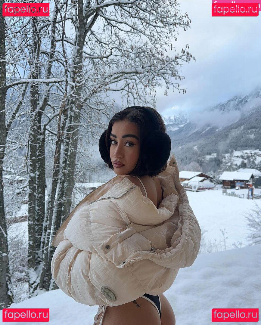 Marina Rivers / _riverss_ Onlyfans Photo Gallery 