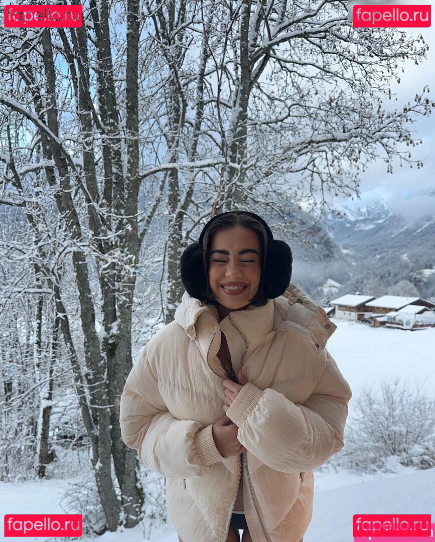 Marina Rivers / _riverss_ Onlyfans Photo Gallery 