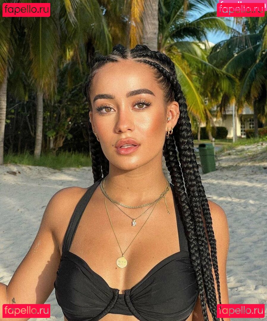 Marina Rivers / _riverss_ Onlyfans Photo Gallery 