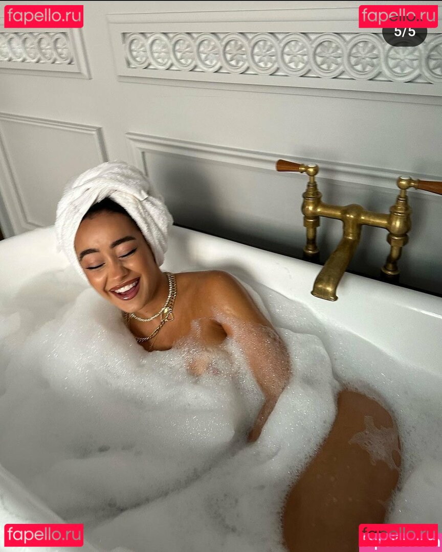 Marina Rivers / _riverss_ Onlyfans Photo Gallery 