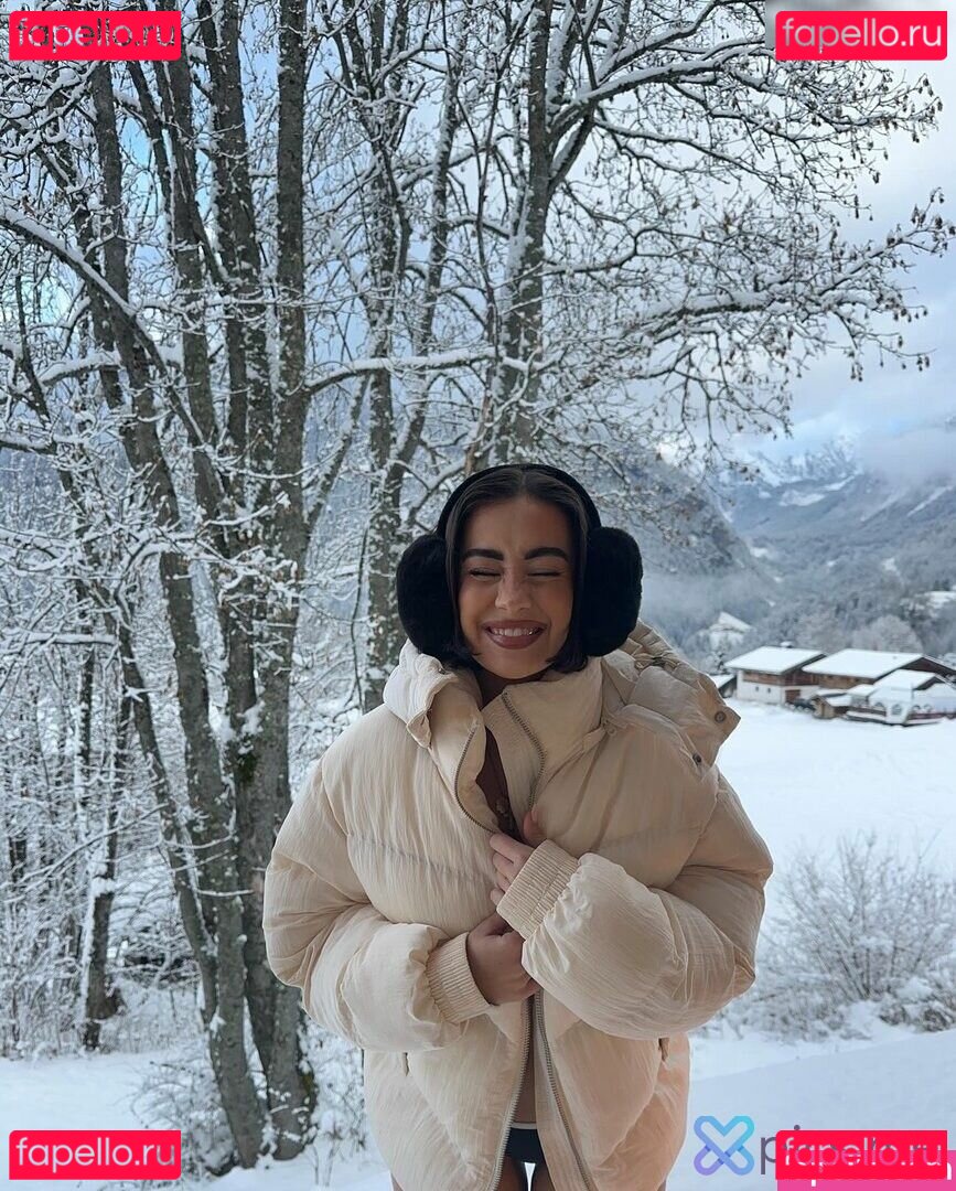 Marina Rivers / _riverss_ Onlyfans Photo Gallery 