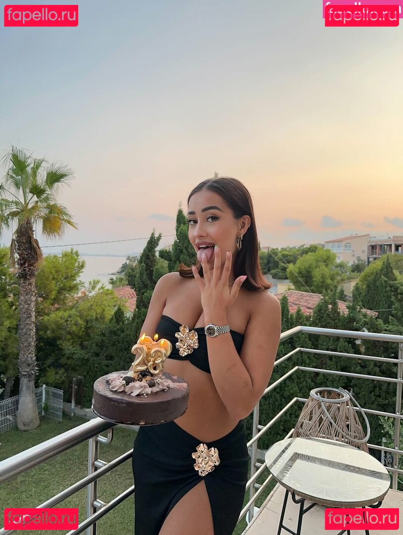 Marina Rivers / _riverss_ Onlyfans Photo Gallery 