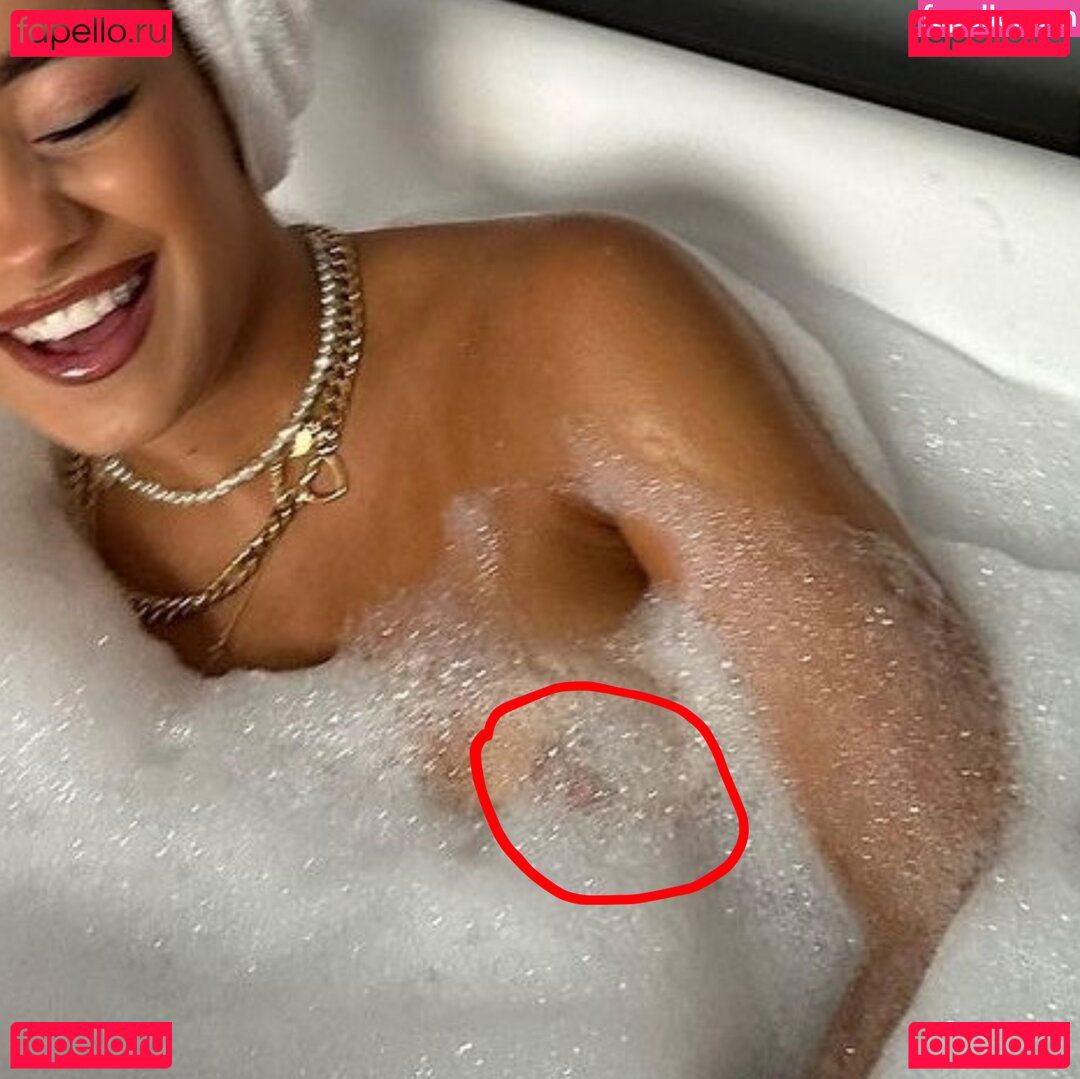 Marina Rivers / _riverss_ Onlyfans Photo Gallery 