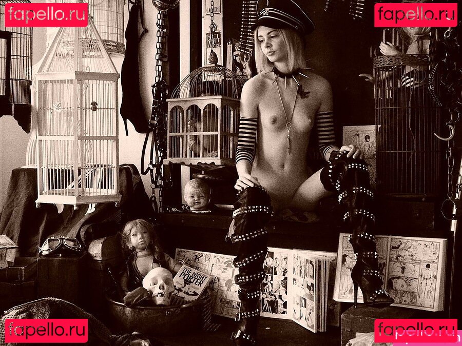 Kourtney / Kourtneym / kourtneymm / kourtneymx Onlyfans Photo Gallery 