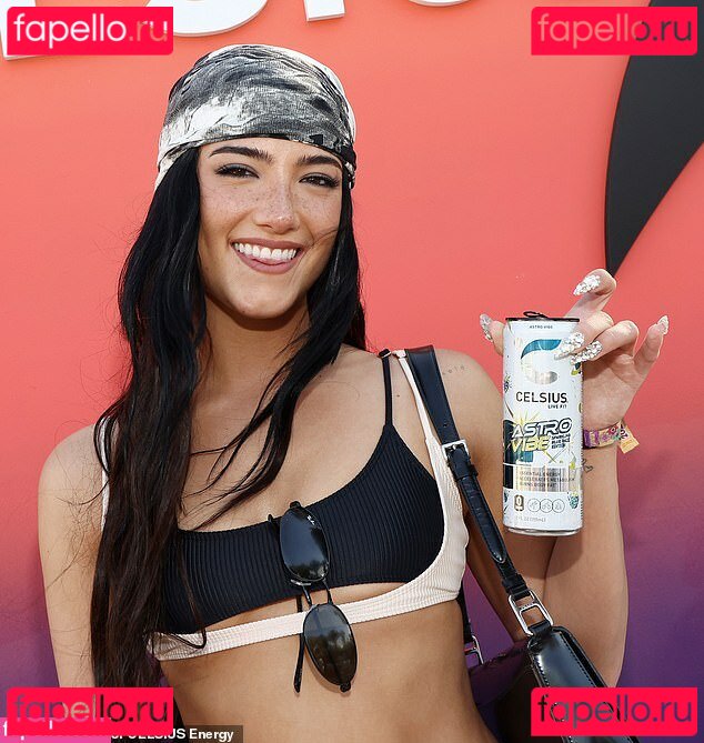 Charli Damelio / CharliDamelio Onlyfans Photo Gallery 