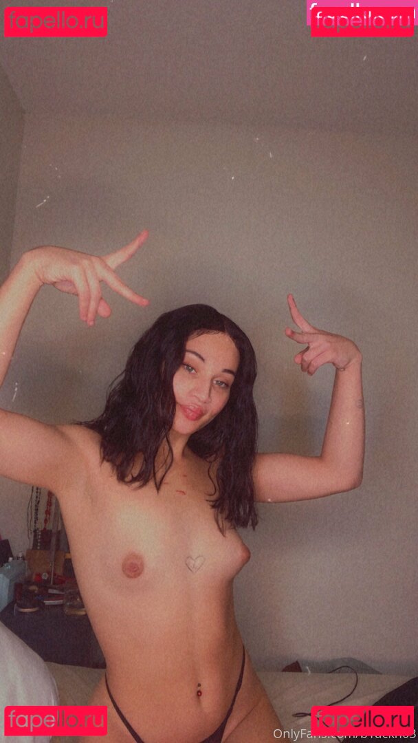 borstnevin / nevenevnev Onlyfans Photo Gallery 