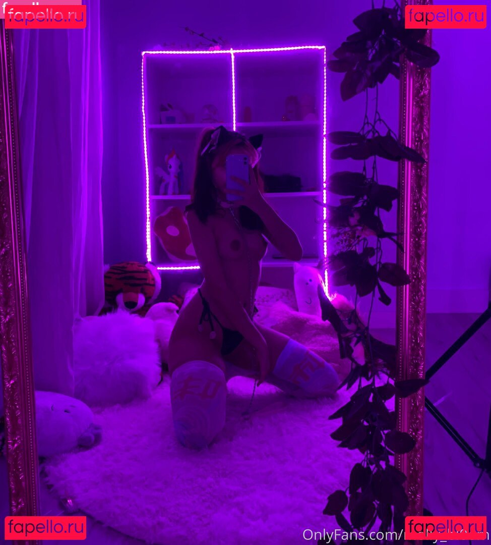 immollybloom / molly_bl0om Nude Onlyfans Photo 34