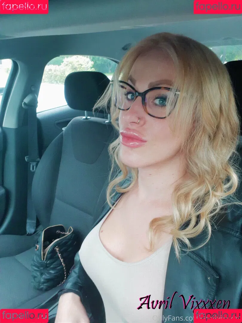 avrilvixxxen Onlyfans Photo Gallery 
