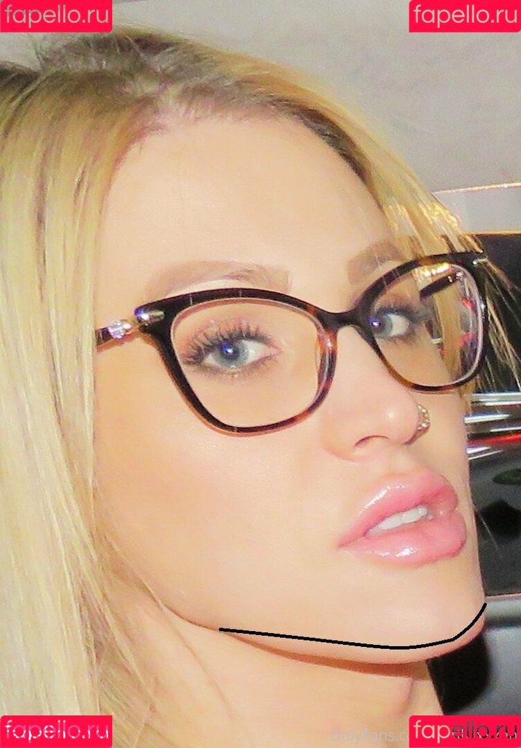 avrilvixxxen Nude Onlyfans Photo 4