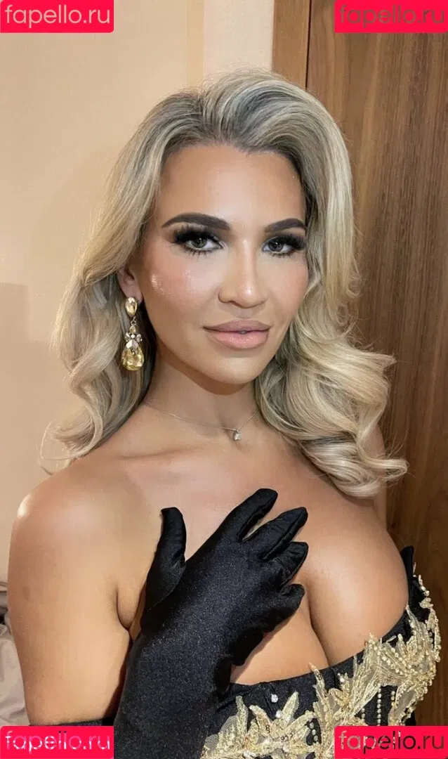 Christine McGuinness Onlyfans Photo Gallery 