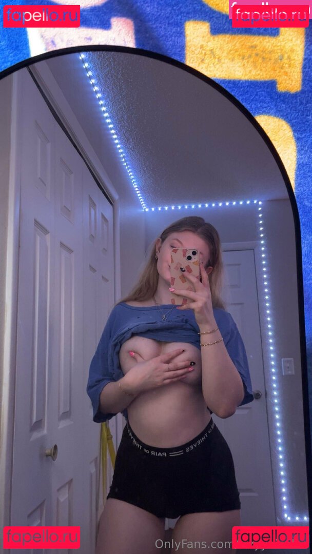 izzycolee / izzyynicolee Nude Onlyfans Photo 30