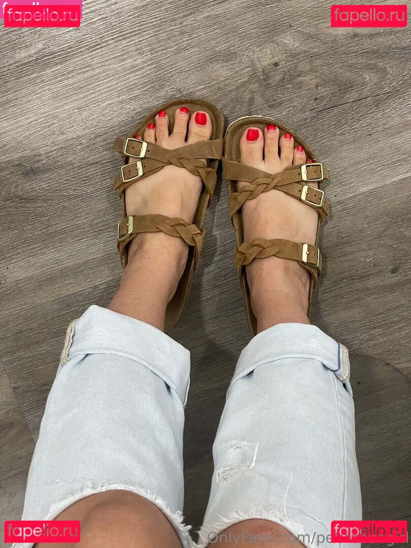 petiteazngirl Onlyfans Photo Gallery 