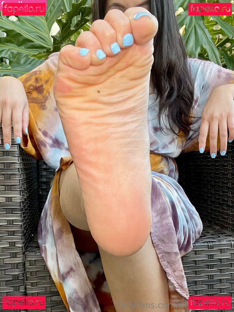 petiteazngirl Onlyfans Photo Gallery 