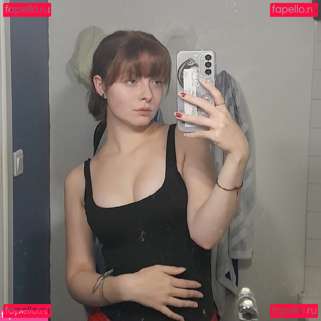 Emma Calypso / emmacalypso / emmacalypsoo / emmaclps Onlyfans Photo Gallery 