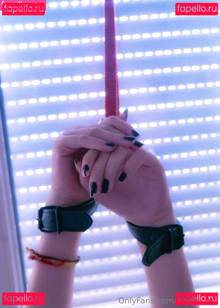 Emma Calypso / emmacalypso / emmacalypsoo / emmaclps Onlyfans Photo Gallery 