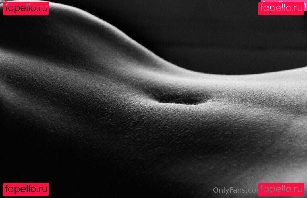 Emma Calypso / emmacalypso / emmacalypsoo / emmaclps Onlyfans Photo Gallery 