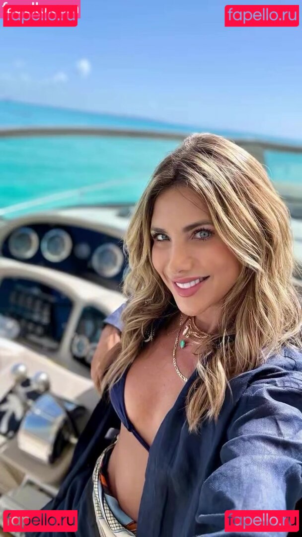 Erica Reis / SOUERICAREIS / apresentadora e jornalista Nude Onlyfans Photo 15