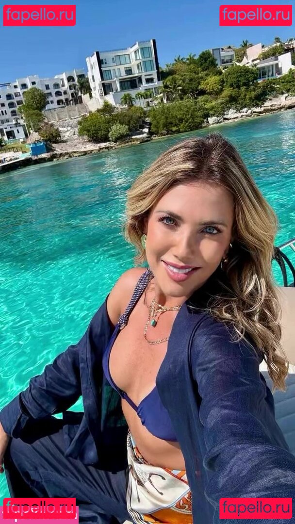 Erica Reis / SOUERICAREIS / apresentadora e jornalista Nude Onlyfans Photo 4