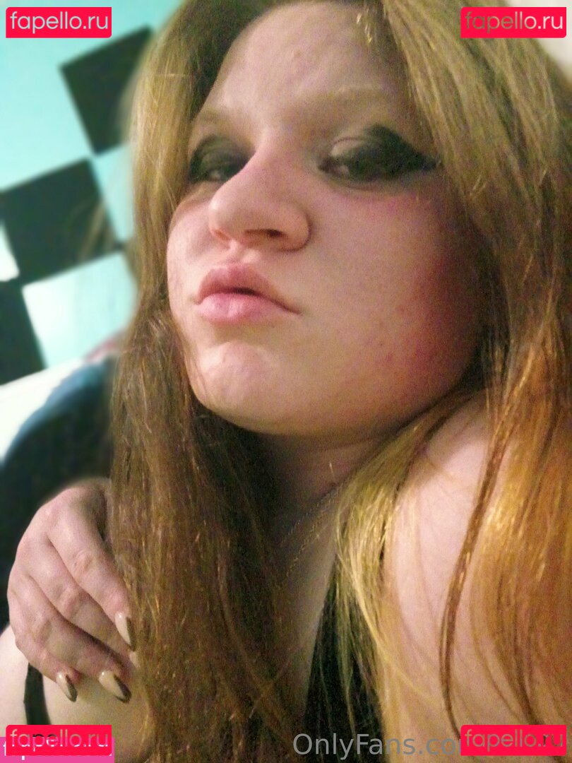 blu97 / catrin.blu97 Onlyfans Photo Gallery 