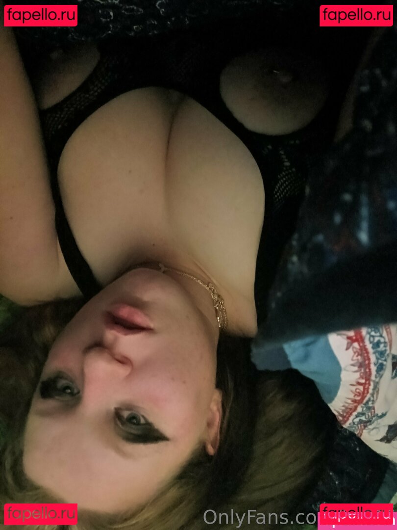 blu97 / catrin.blu97 Onlyfans Photo Gallery 