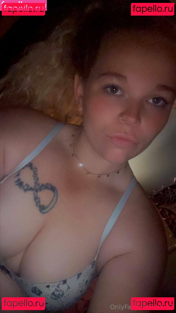 blu97 / catrin.blu97 Onlyfans Photo Gallery 