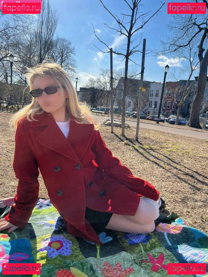 cookiebabigirl / megmaybekinda Onlyfans Photo Gallery 