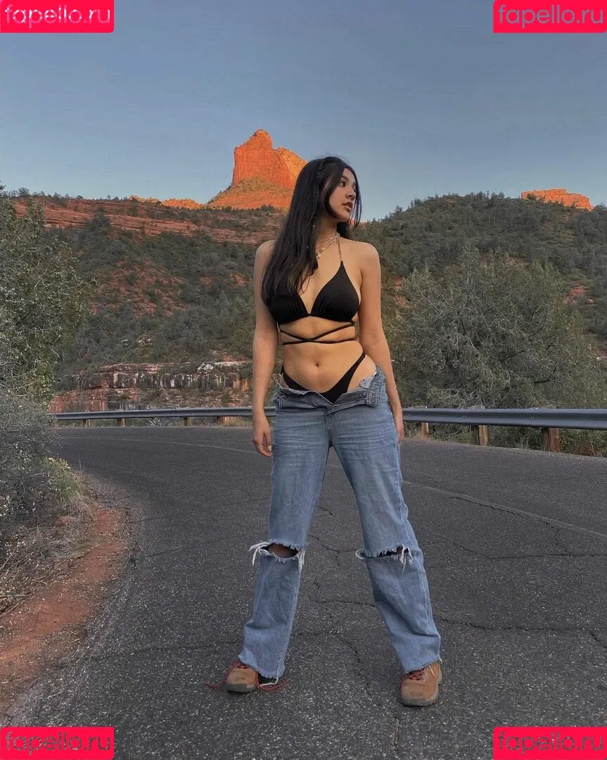 saraecheagaray Onlyfans Photo Gallery 