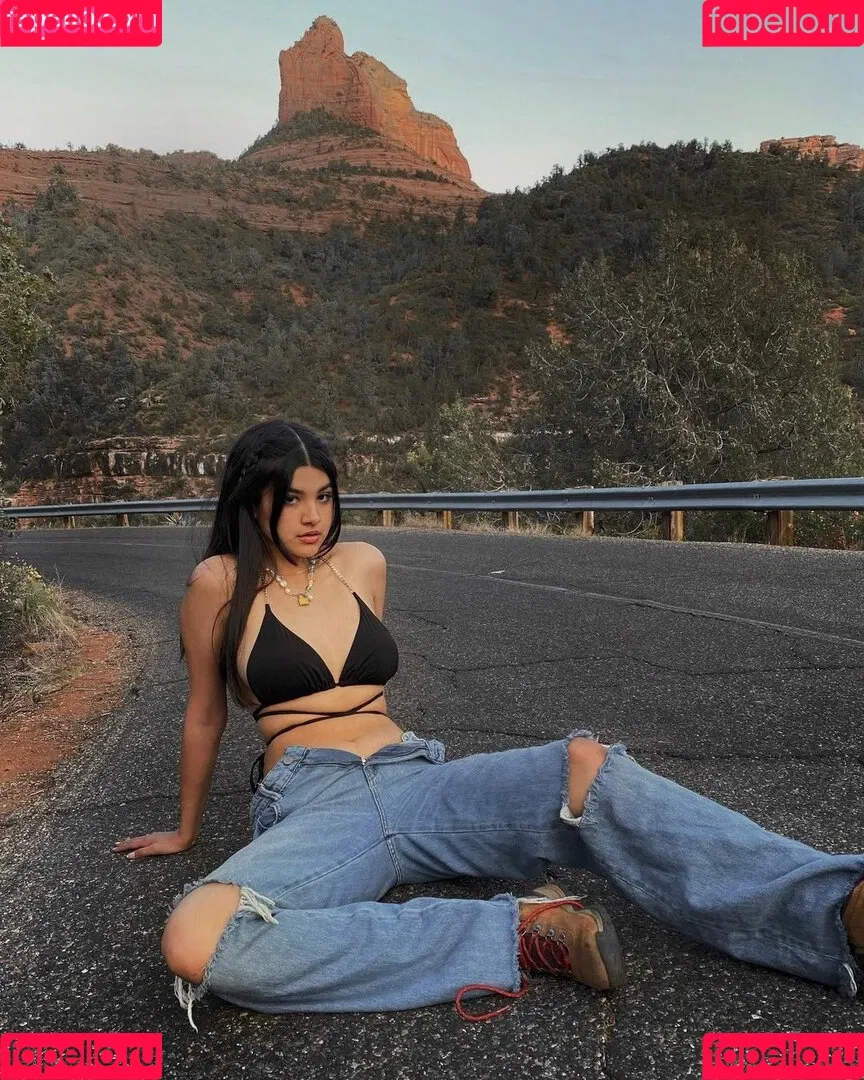 saraecheagaray Onlyfans Photo Gallery 