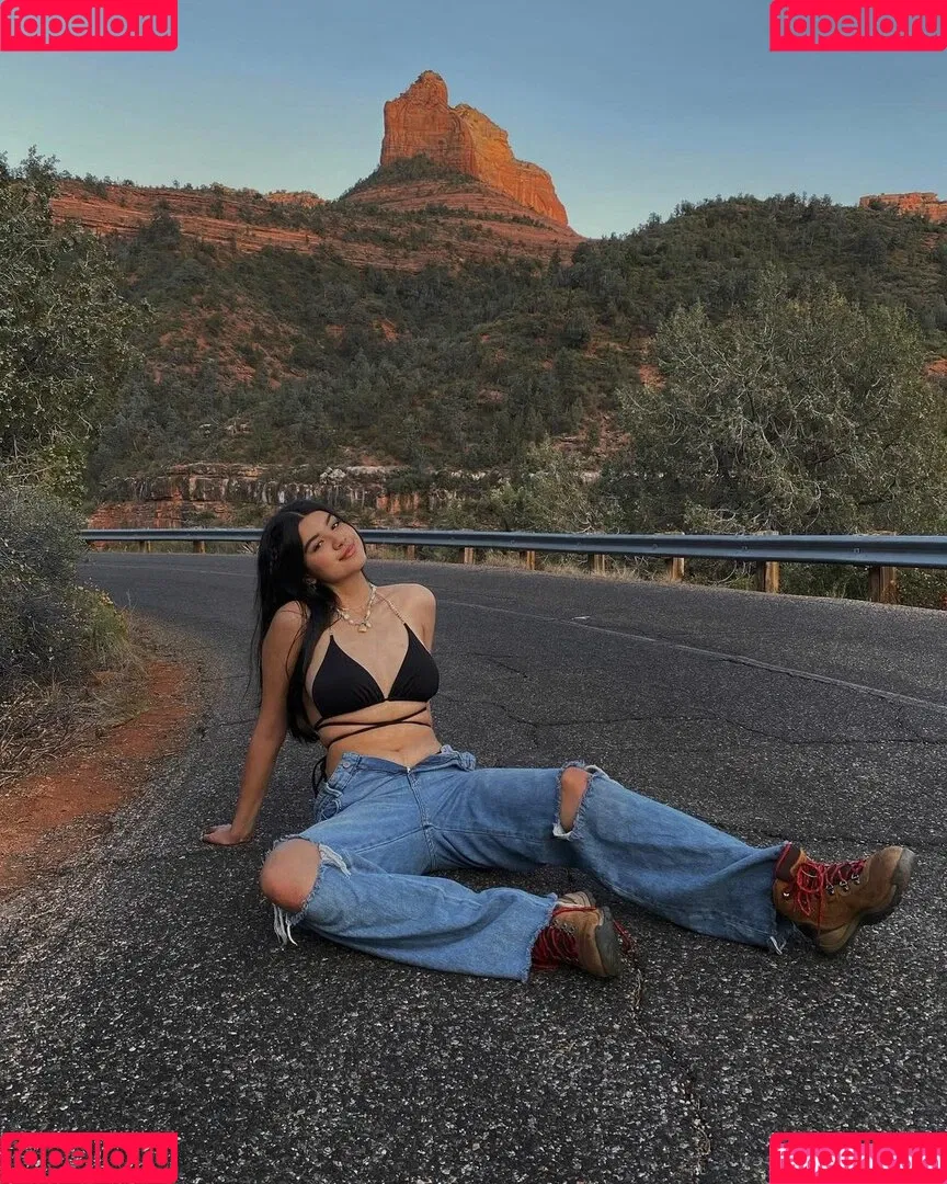 saraecheagaray Onlyfans Photo Gallery 