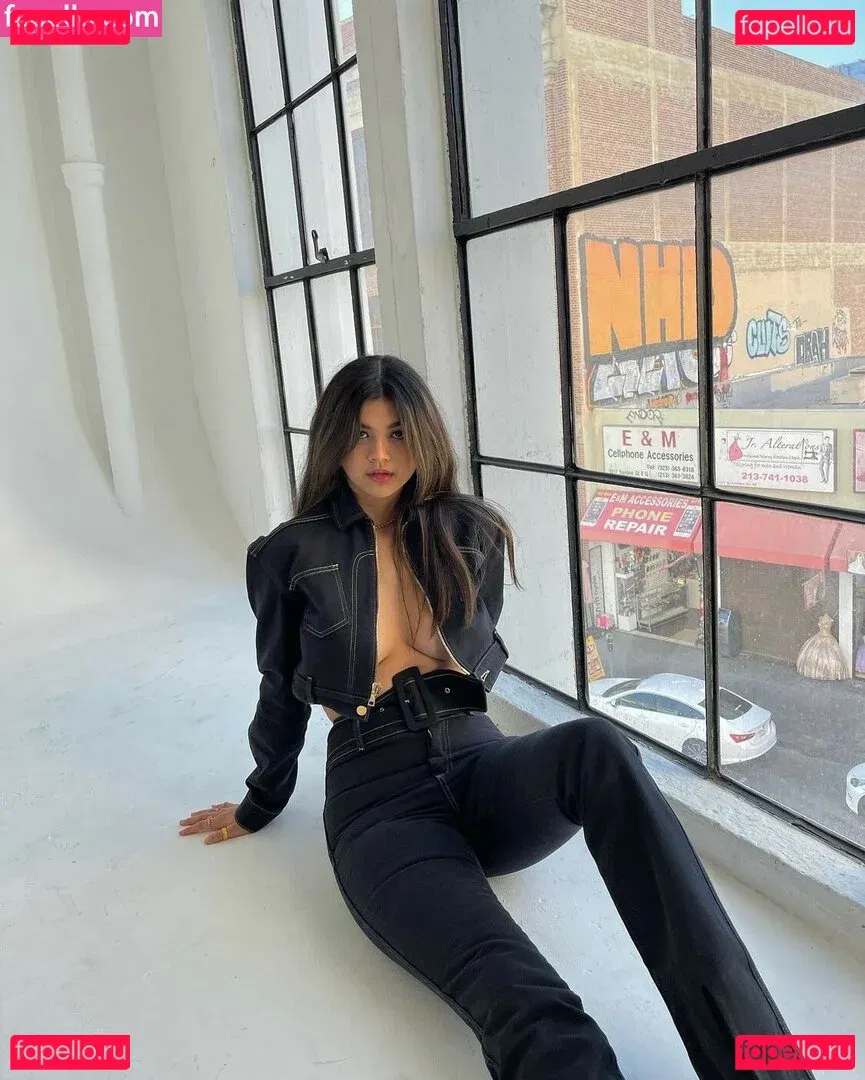 saraecheagaray Onlyfans Photo Gallery 