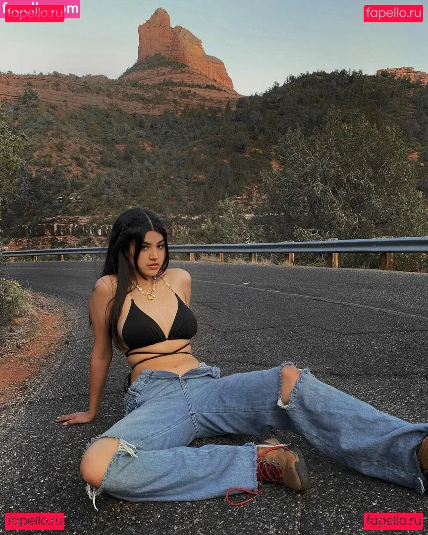 saraecheagaray Onlyfans Photo Gallery 