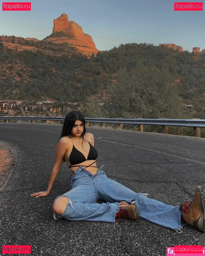 saraecheagaray Onlyfans Photo Gallery 