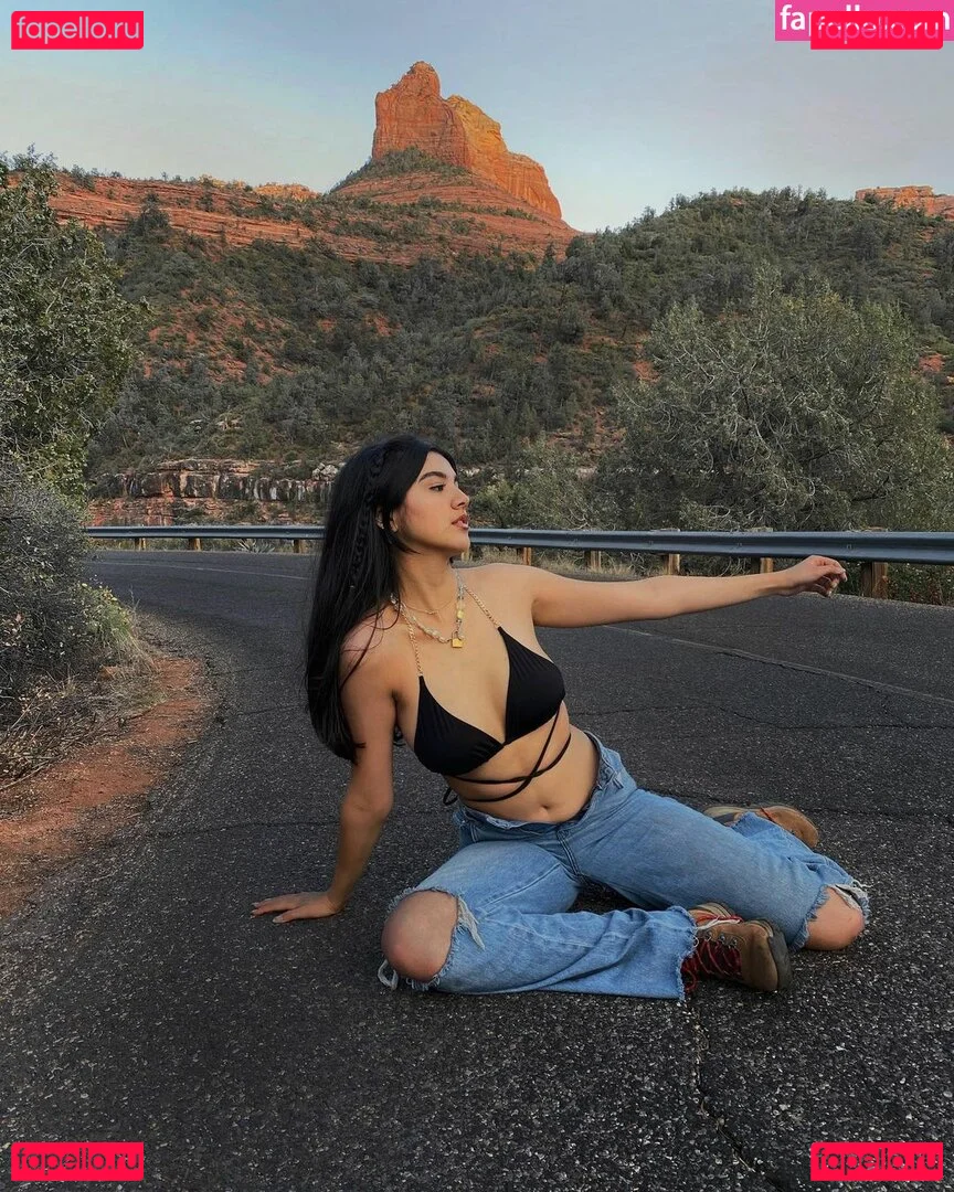 saraecheagaray Onlyfans Photo Gallery 