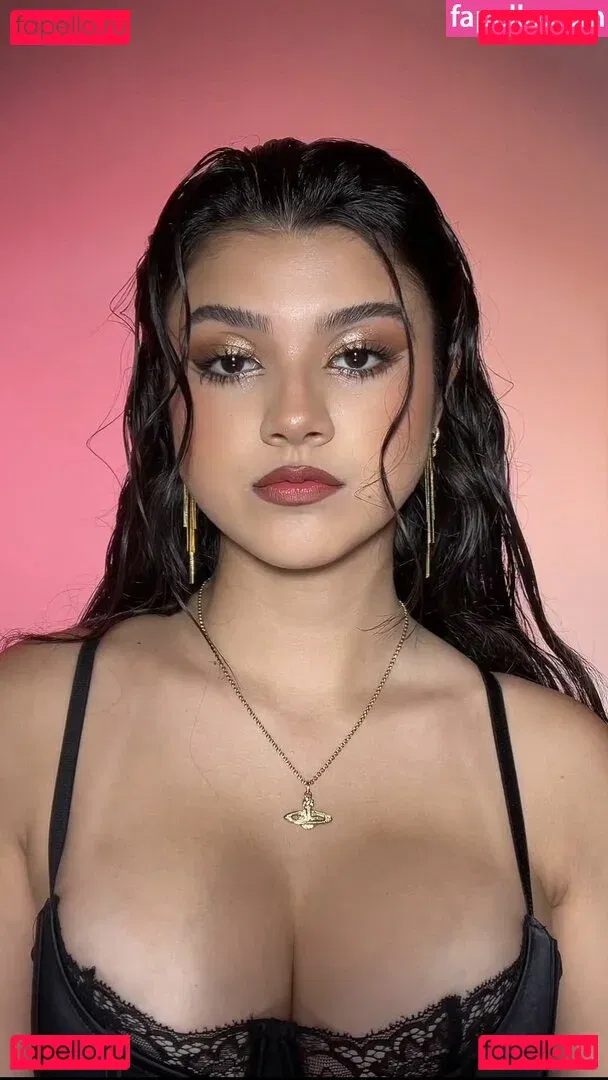 saraecheagaray Onlyfans Photo Gallery 