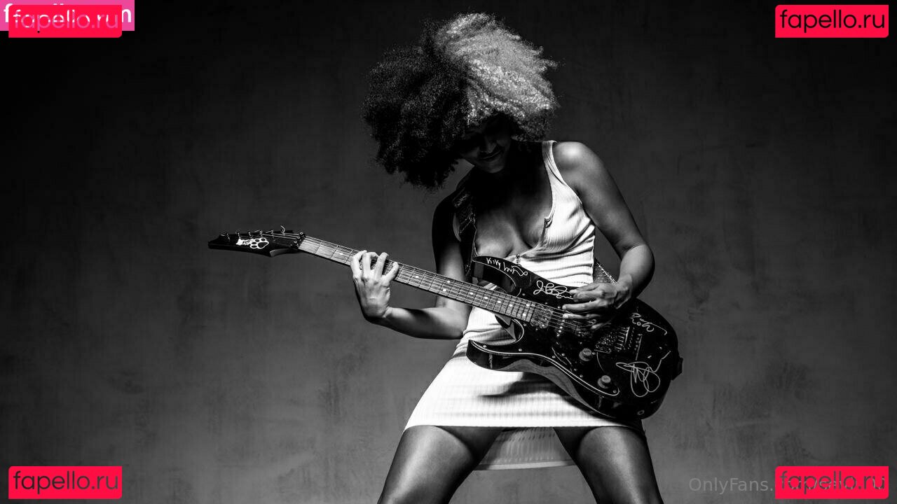 Thalia Bellazecca / kalisrevenge / thaliabellazecca Onlyfans Photo Gallery 