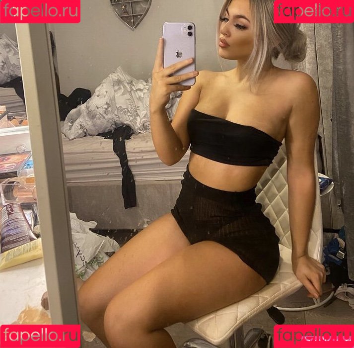 Cora Leilani Onlyfans Photo Gallery 