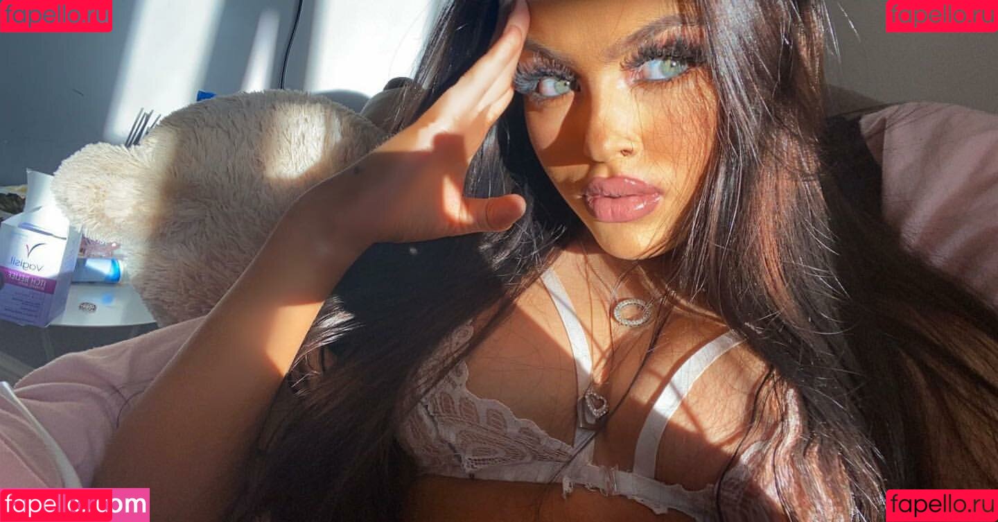 Cora Leilani Onlyfans Photo Gallery 