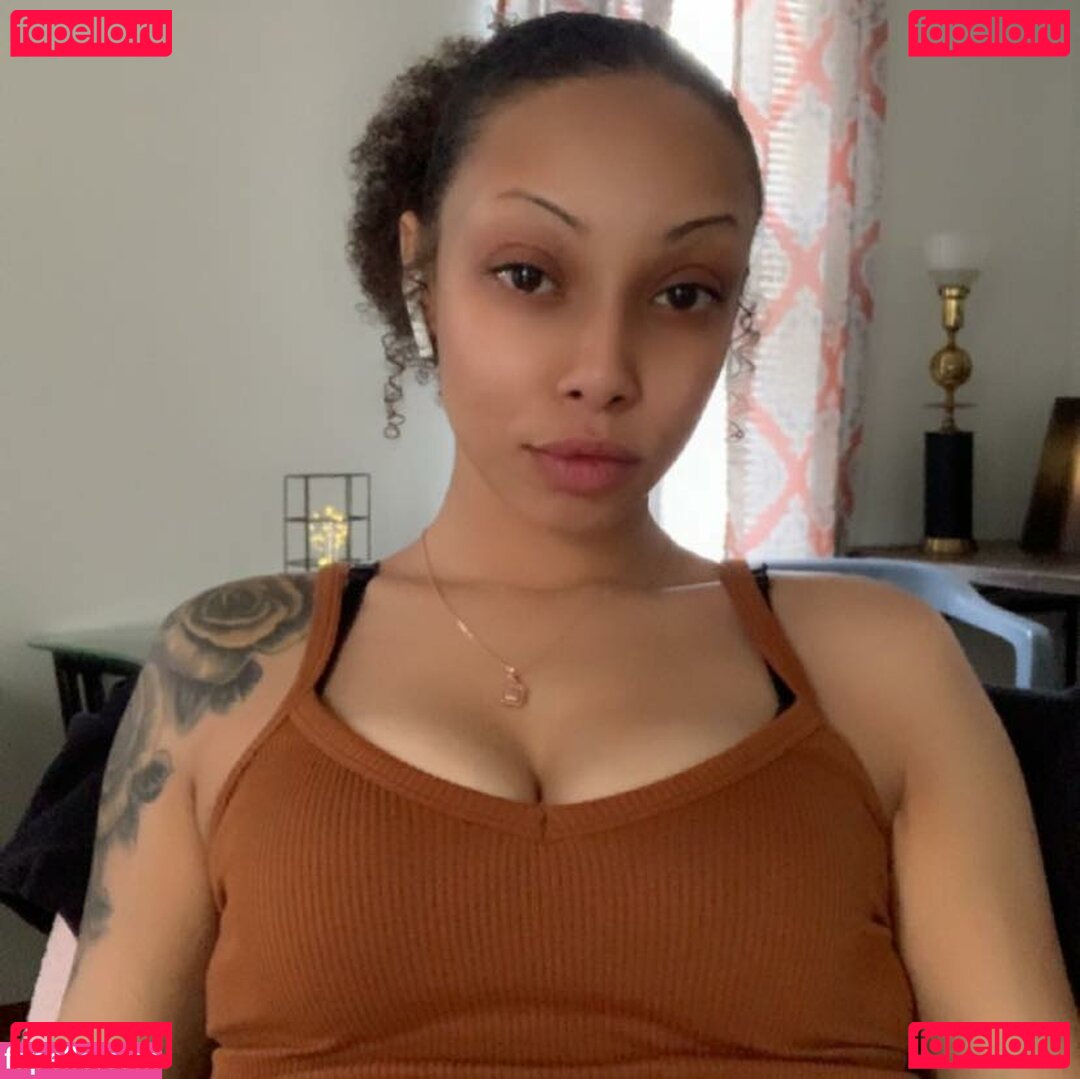 JuicyTee94 / tabi_red94 Onlyfans Photo Gallery 