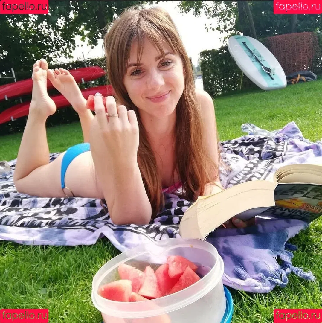 Merona ASMR Onlyfans Photo Gallery 
