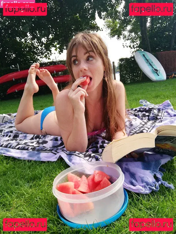 Merona ASMR Onlyfans Photo Gallery 