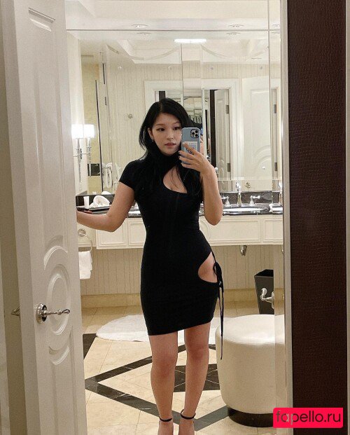 Aikuros Onlyfans Photo Gallery 