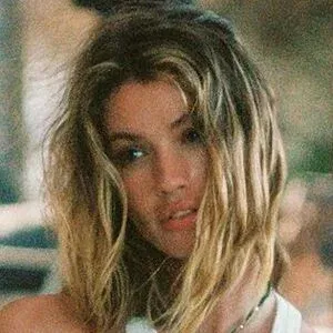 Maggie Rawlins Onlyfans Photo Gallery 