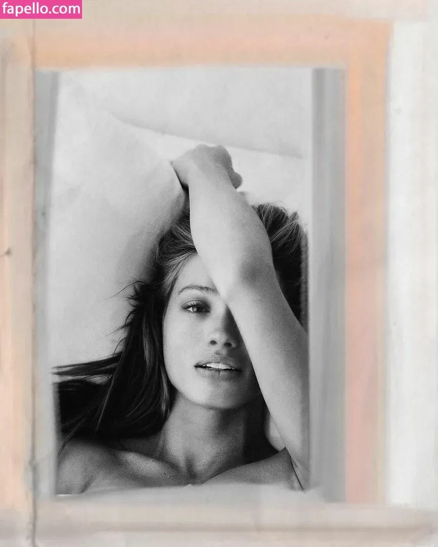 Maggie Rawlins Onlyfans Photo Gallery 