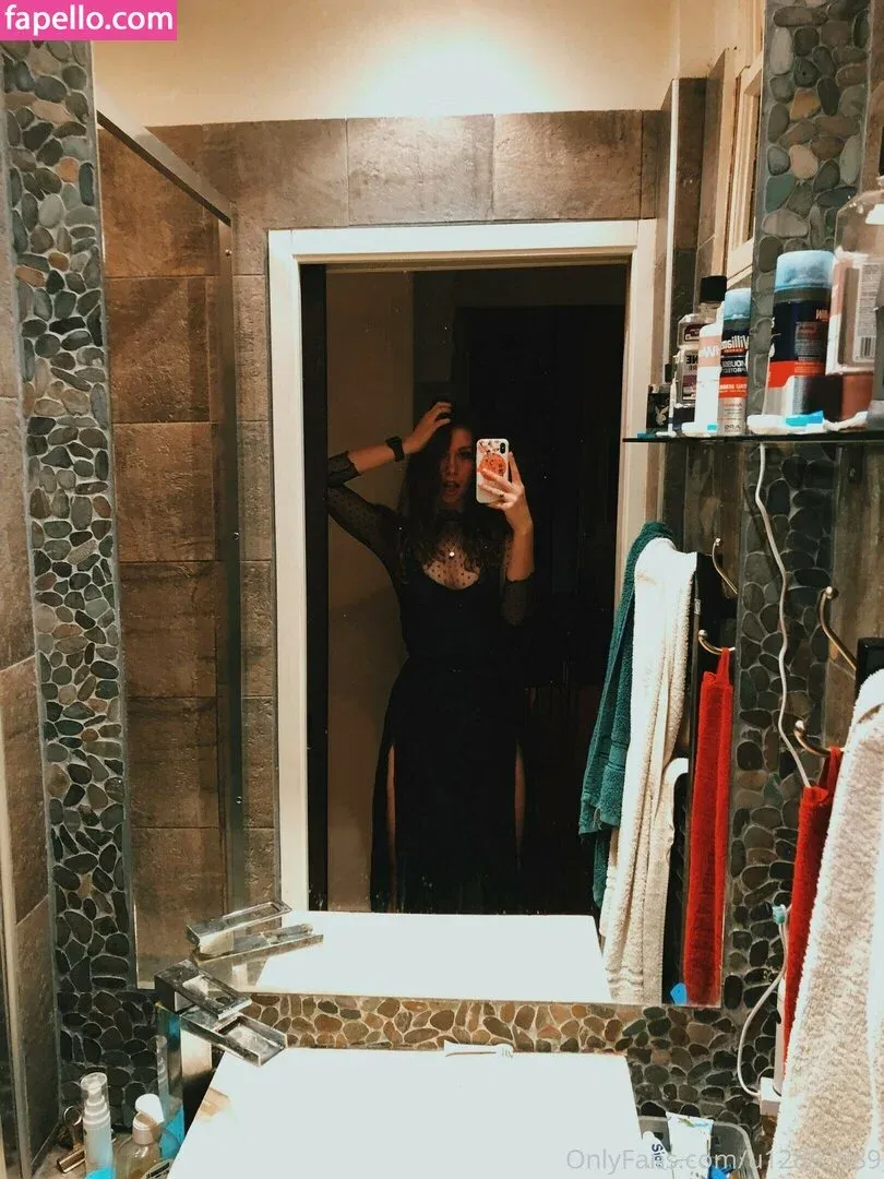 Ellbat Onlyfans Photo Gallery 